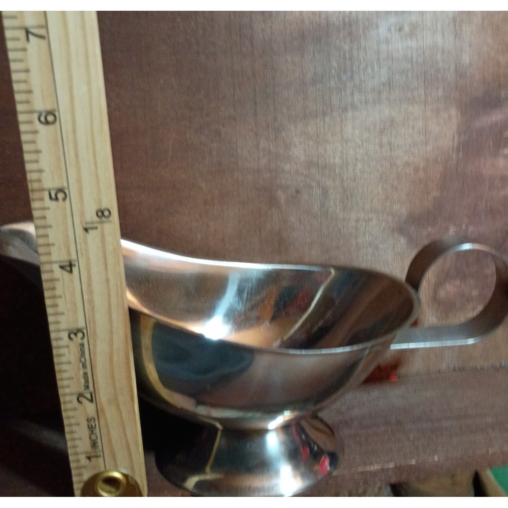 Stainless Steel Gravy Boat Footed Sauce Server with Handle Polished Silver Tone